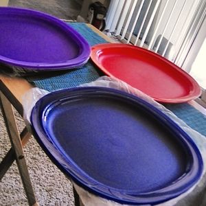 **BRAND NEW** TUPPERWARES MICROWAVABLE LUNCHEON PLATE SET.(ASSORTED COLO…